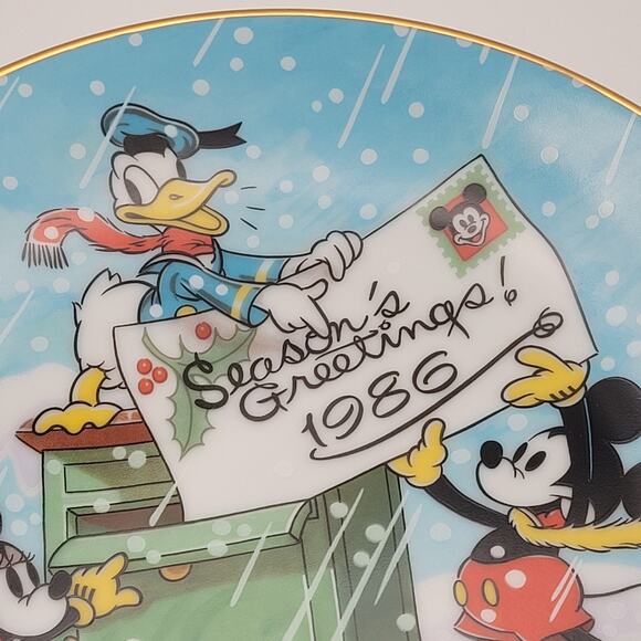 Disney Christmas Seasons Greetings 1986 Second Edition Collector Plate - Picture 4 of 6